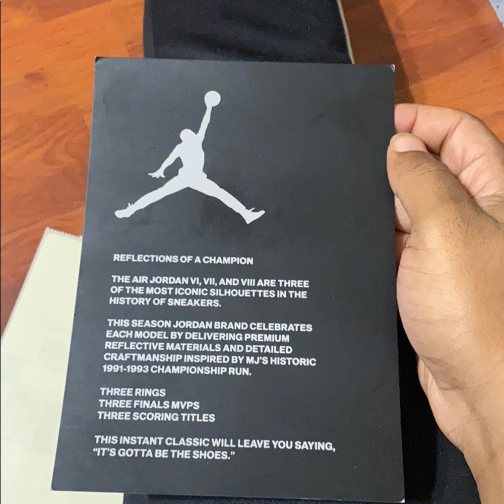 Jordan 6 - Picture 3 of 3